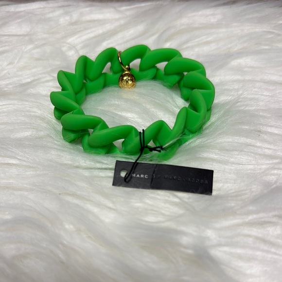 Marc Jacobs Jewelry - Marc Jacobs Green and Gold Chain-Link silicone Bracelet